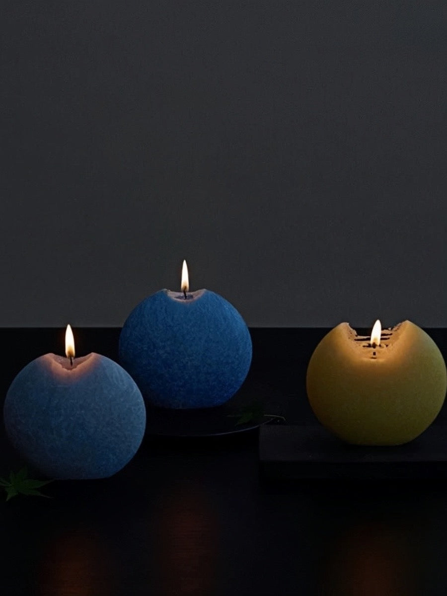 Handcrafted Moon-Shaped Candle - Chic Chambers