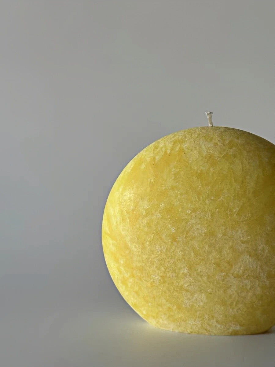 Handcrafted Moon-Shaped Candle - Chic Chambers