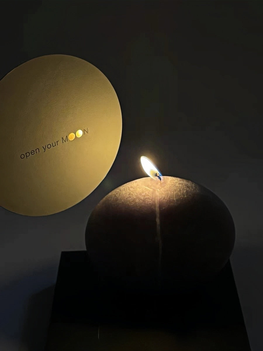 Handcrafted Moon-Shaped Candle - Chic Chambers