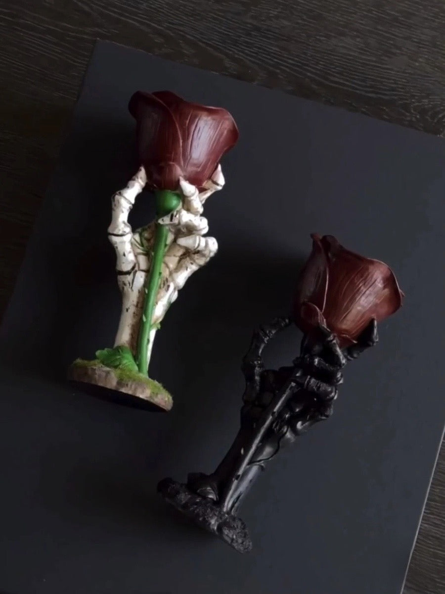 Dark Bloom Candle Holder with Sculptural Contrast Aesthetic - Chic Chambers