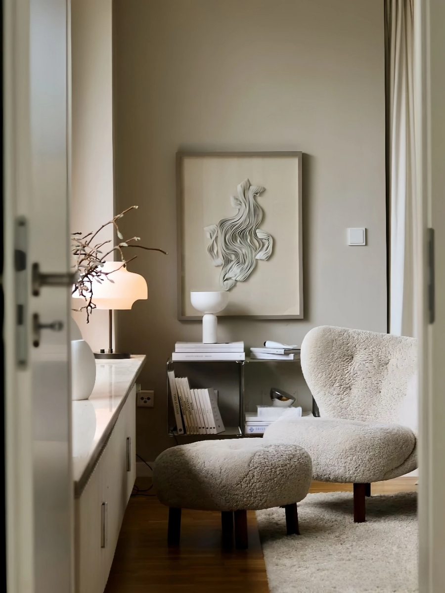 Danish Column Lamp – Nordic Minimalist Touch Table Light