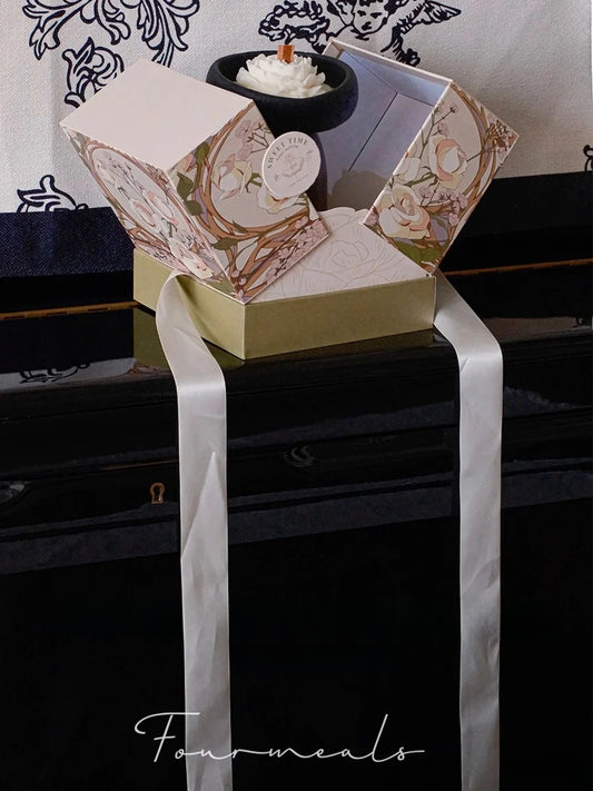 Black Rose Handmade 100% Soy Wax Scented Candle Gift Box - Chic Chambers