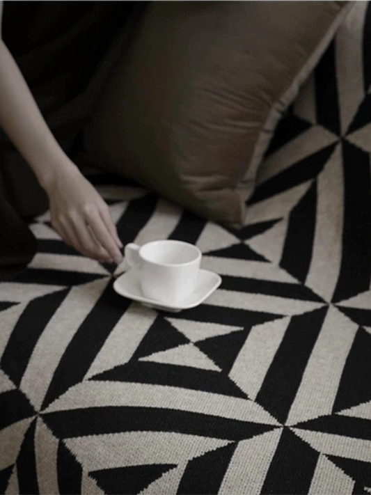 Geometric Acrylic Throw Blanket – Modern Black & Beige Design 130*170 CM - Chic Chambers