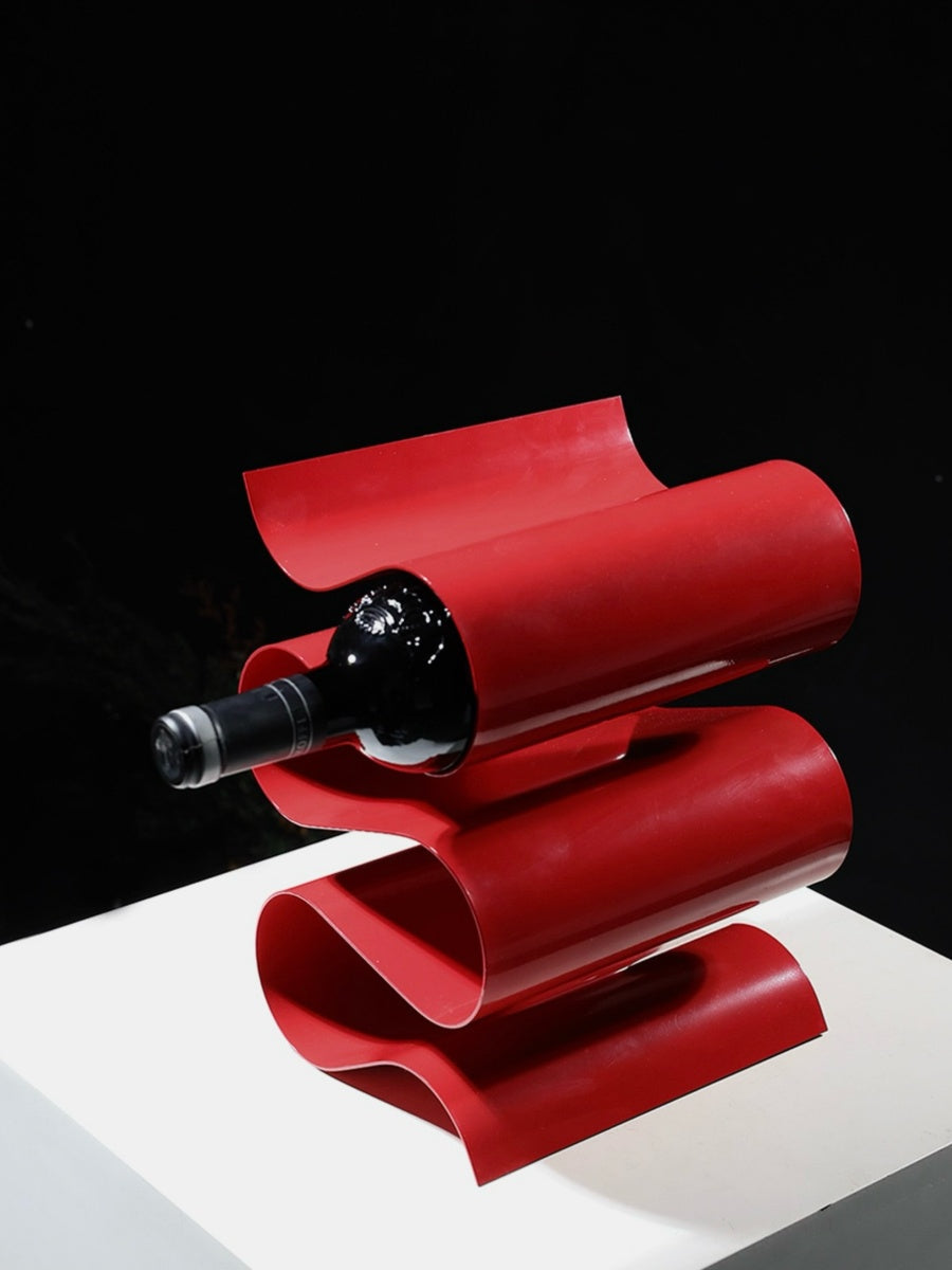 Curated Tabletop Artistry — Sculptural Vases, Artistic Clocks & Figurines 
