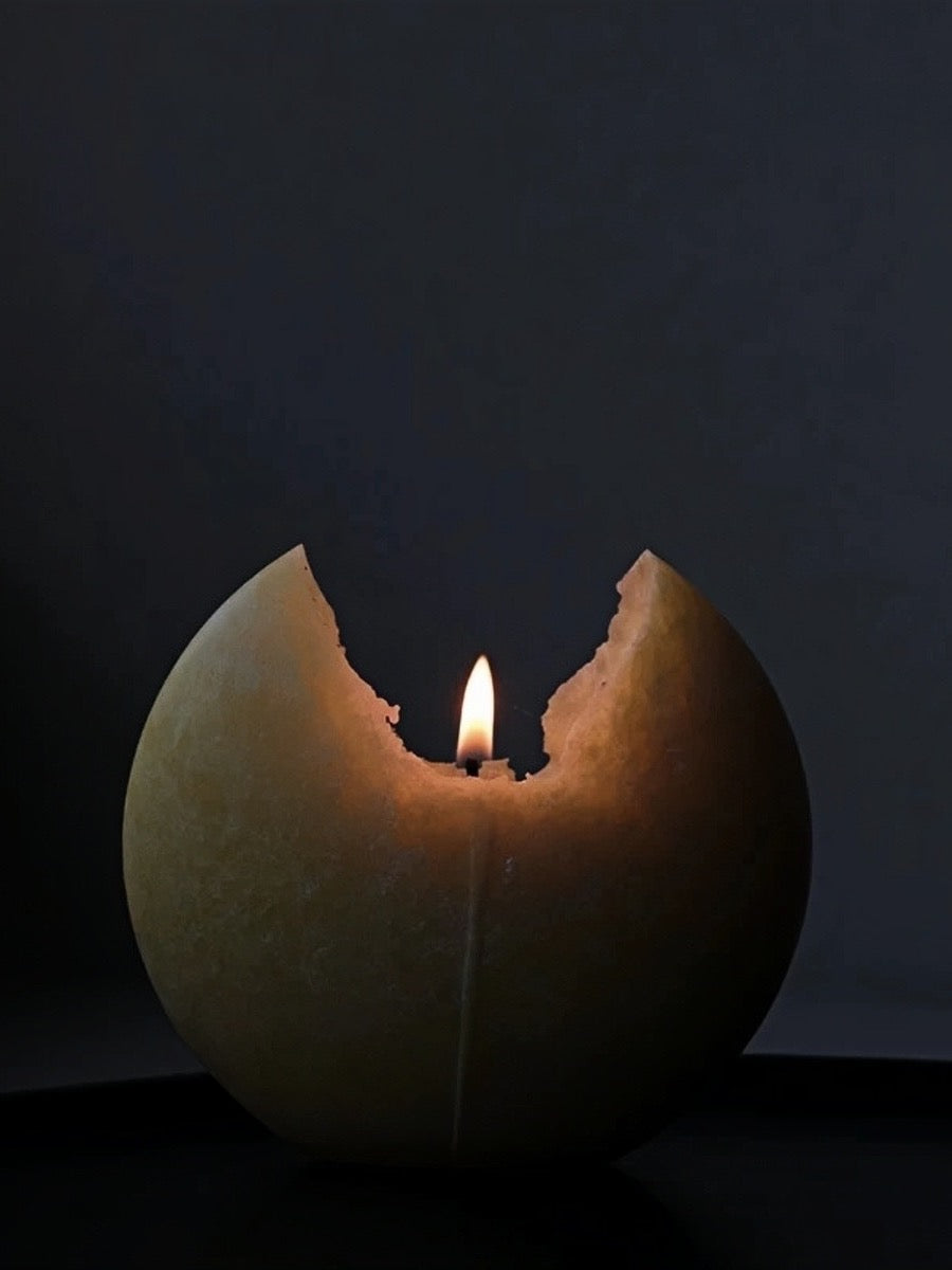 Handcrafted Moon-Shaped Candle - Chic Chambers