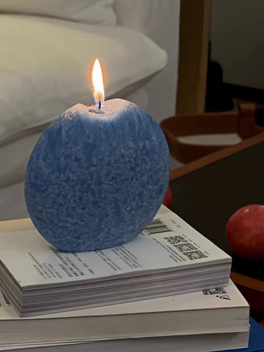 Handcrafted Moon-Shaped Candle - Chic Chambers