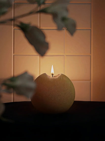 Handcrafted Moon-Shaped Candle - Chic Chambers
