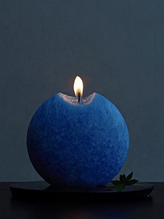 Handcrafted Moon-Shaped Candle - Chic Chambers