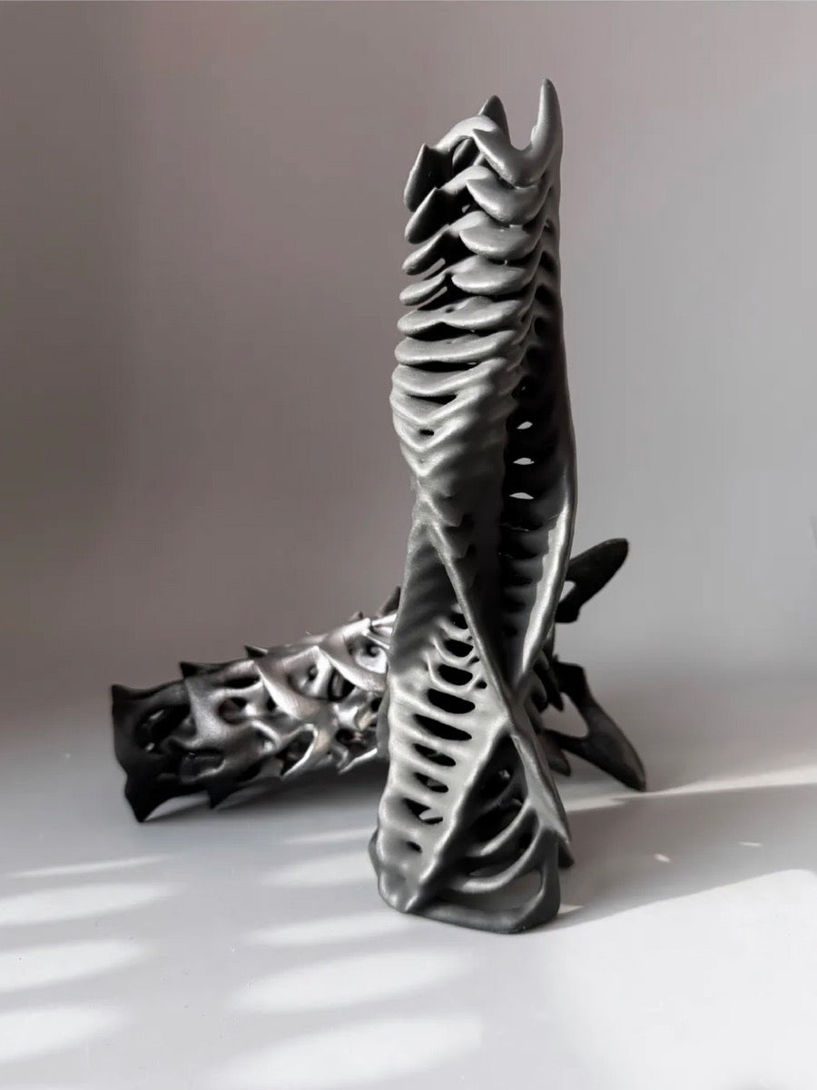 Embryo Form Sculptural Organic Vase with Futuristic Aesthetic - Chic Chambers