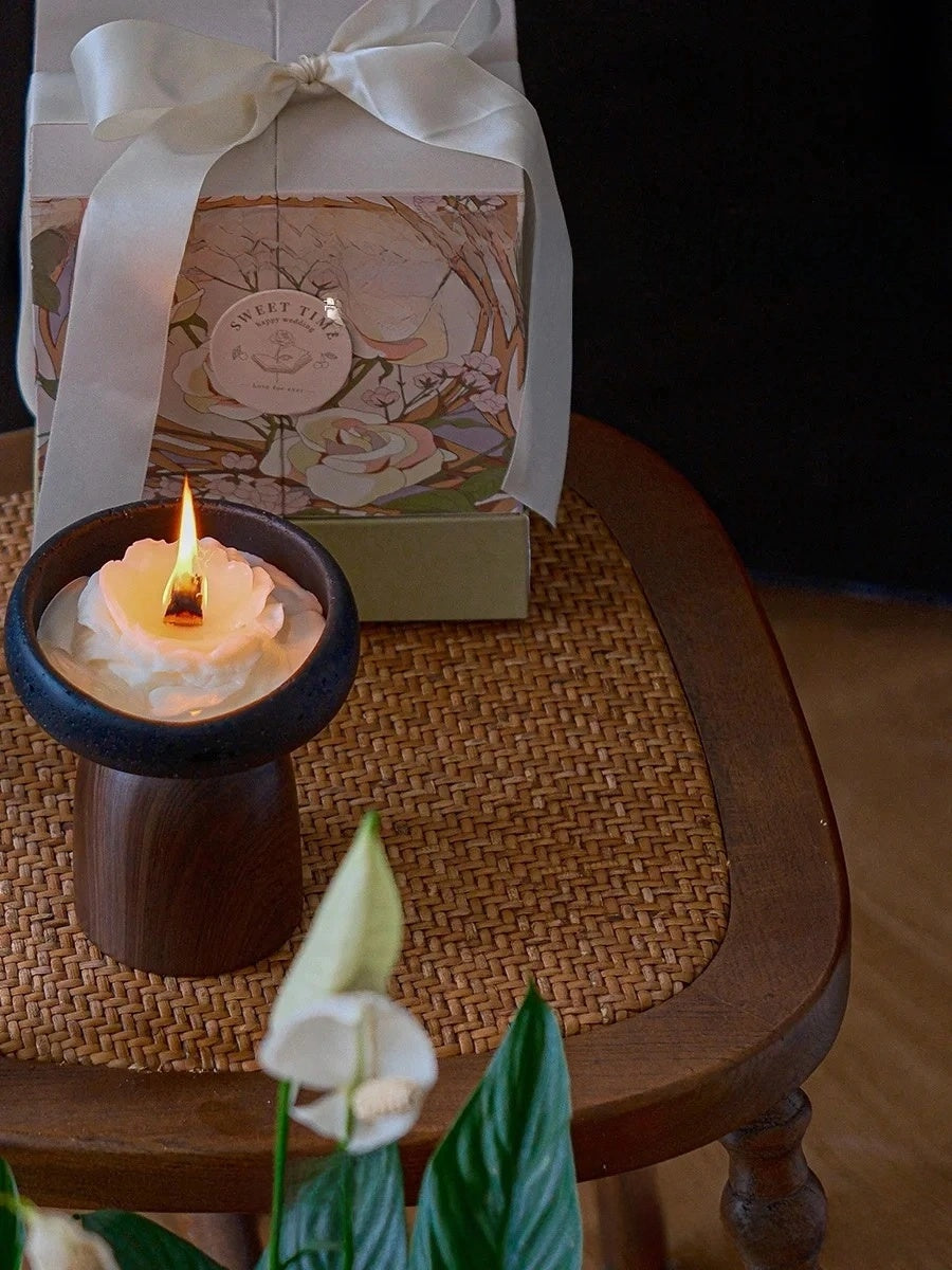 Black Rose Handmade 100% Soy Wax Scented Candle Gift Box - Chic Chambers