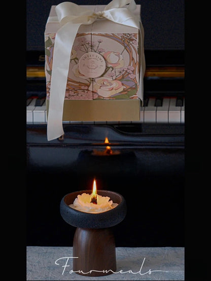 Black Rose Handmade 100% Soy Wax Scented Candle Gift Box - Chic Chambers