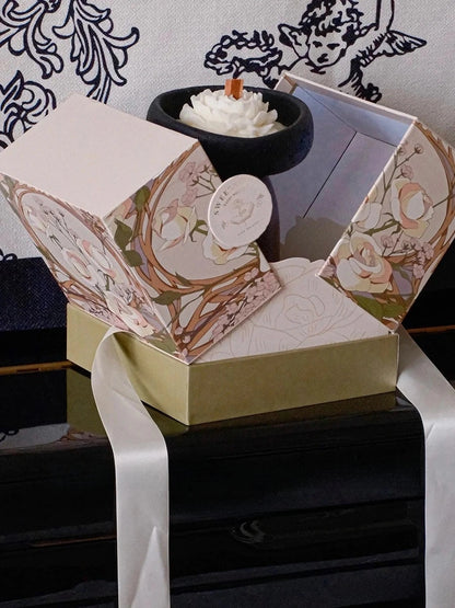 Black Rose Handmade 100% Soy Wax Scented Candle Gift Box - Chic Chambers