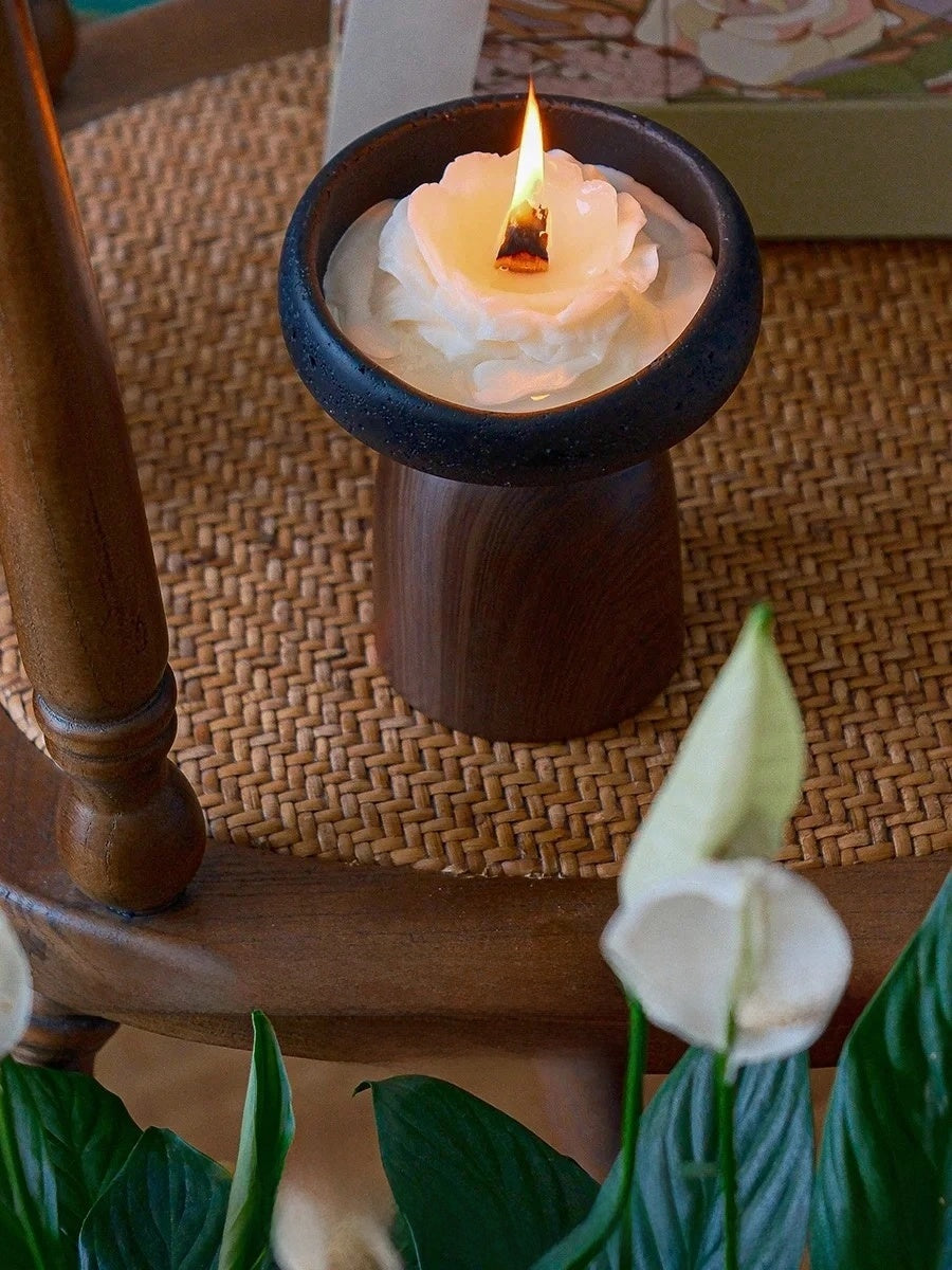 Black Rose Handmade 100% Soy Wax Scented Candle Gift Box - Chic Chambers