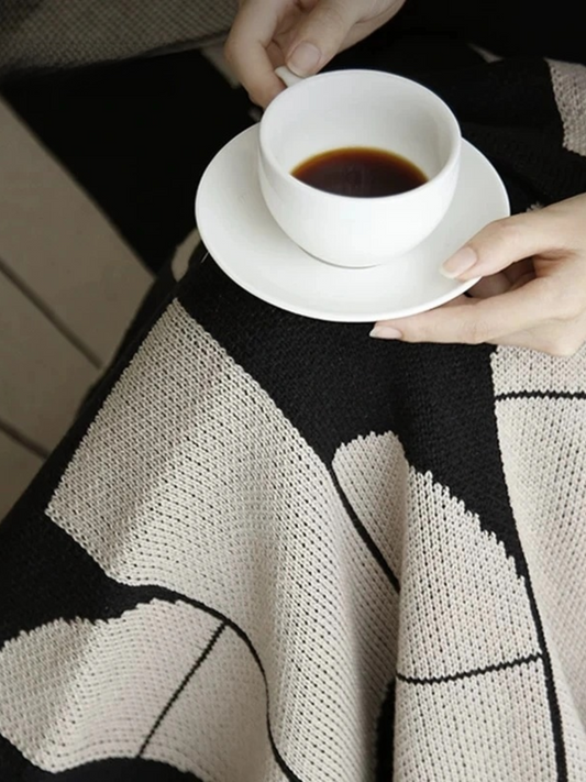 Geometric Acrylic Throw Blanket – Black & Beige Pattern 130*170 CM - Chic Chambers